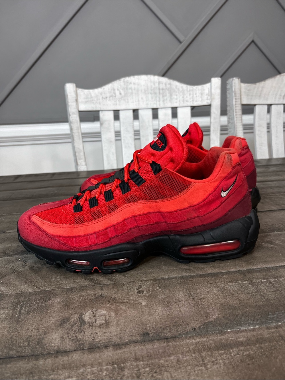 Nike Air Max 95 Habanero
Red Black Men's Shoes
Sneakers Size 11